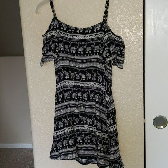 H&M x Coachella Elephant Drop Shoulder Dress 2 - Picture 5 of 5